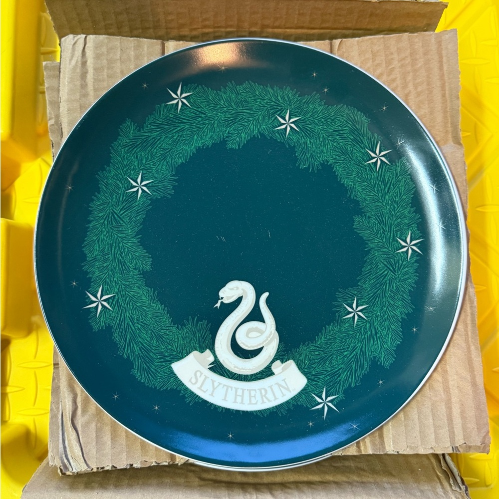 Slytherin Dinner Plates (x8 plates total)